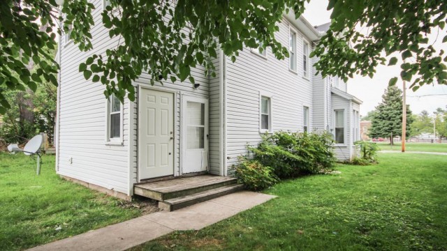 $43,500 Bright renovated duplex in Toledo, Ohio. Net Yield 20.32%