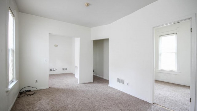 $43,500 Bright renovated duplex in Toledo, Ohio. Net Yield 20.32%