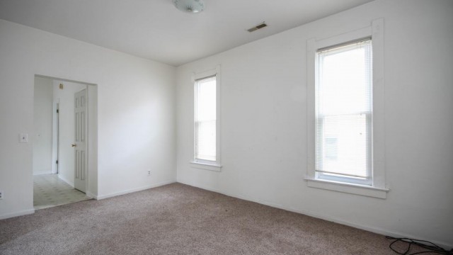 $43,500 Bright renovated duplex in Toledo, Ohio. Net Yield 20.32%